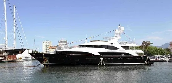 Benetti Yachts Launches Superyacht “Checkmate” for U.S. Client