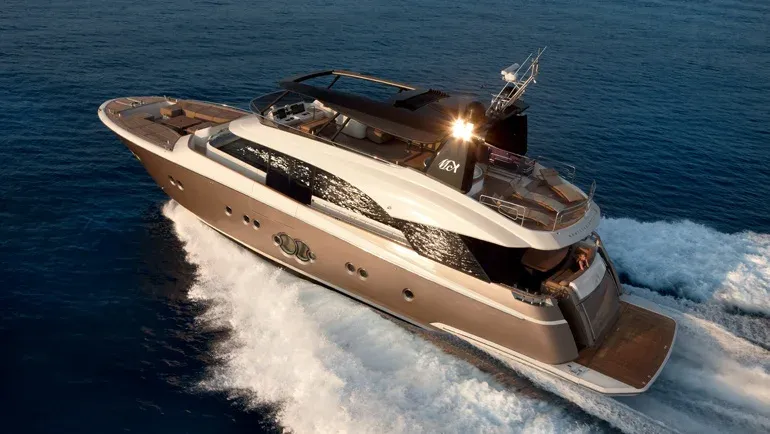 Onboard: MCY 86 by Monte Carlo Yachts