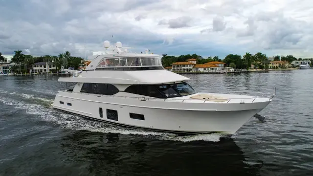 85' Ocean Alexander 2017 [Pocket Listing]