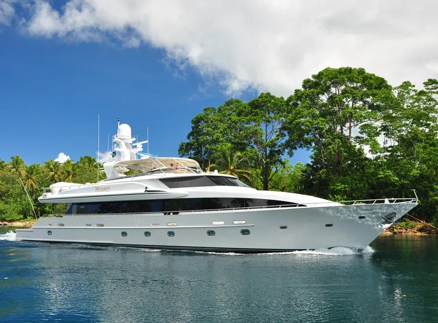 120 Crescent Sold By Yacht Broker Thomas Cleator
