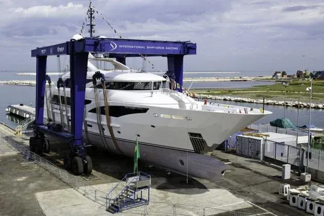 ISA Launches 50-Meter Superyacht: “Papi Du Papi” in Italy