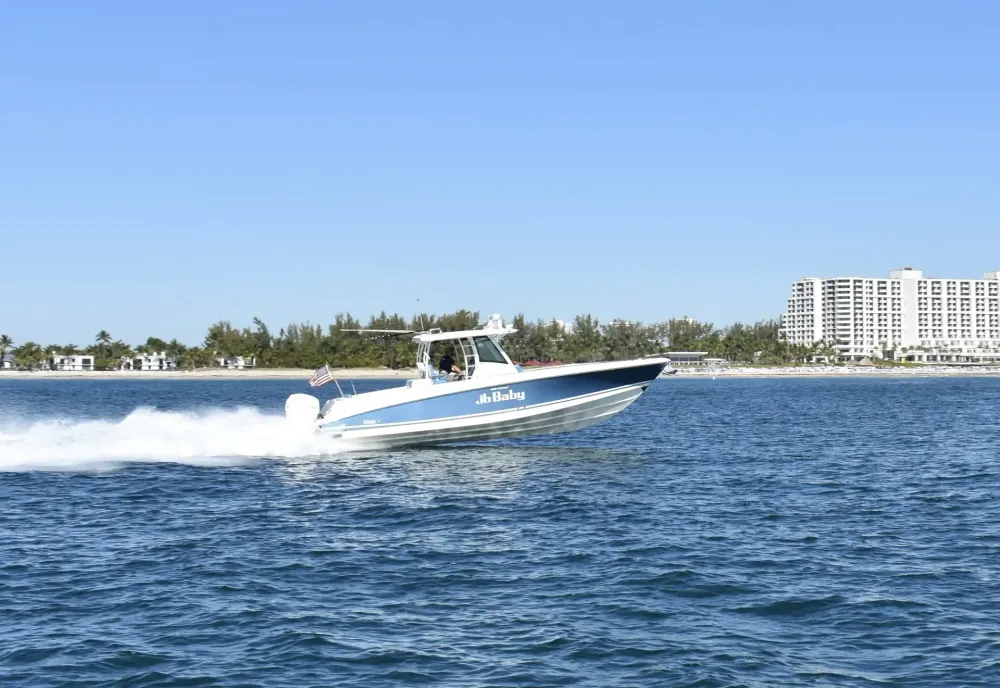 35' Boston Whaler 2018 – Fort Lauderdale, Florida