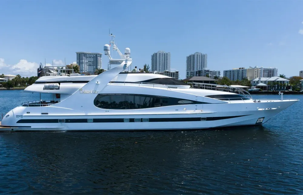 118 Millennium Motor Yacht Highlight [Boat Review + Video]