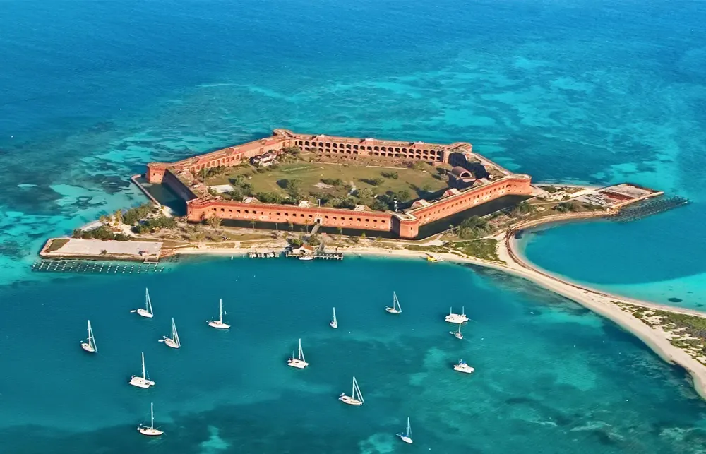 Top 6 Florida Destinations Only Accessible By Yacht