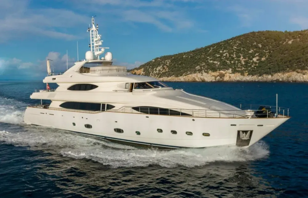 130 Ferretti Yacht Walkthrough [Boat Review + Video]