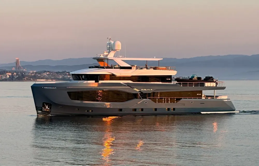 Numarine Yachts Delivers 37XP-07 [EVELYN P]