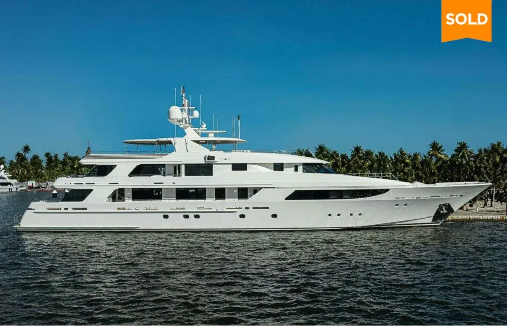 164' Westport 2010 Sold by Chris Daves [GIGI]