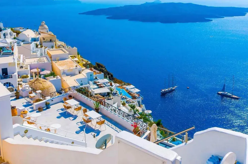 7-Day Greek Cyclades Luxury Yacht Charter Itinerary
