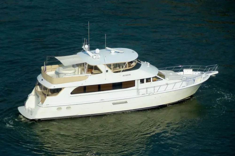 Hatteras 75 Motoryacht Sold by Denison