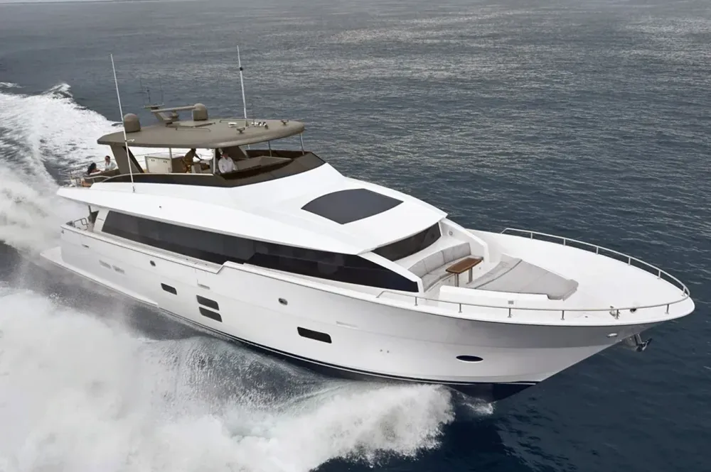 The intuitive yacht from Hatteras: the M90 Panacera