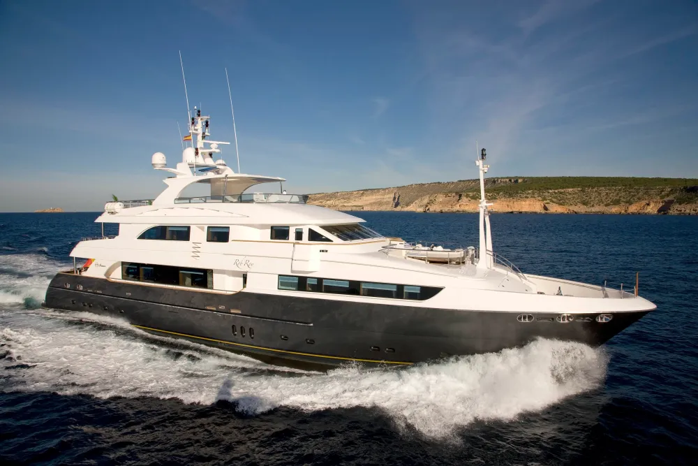 135' Horizon, Rob Roy, Visited By Denison Team in Mallorca