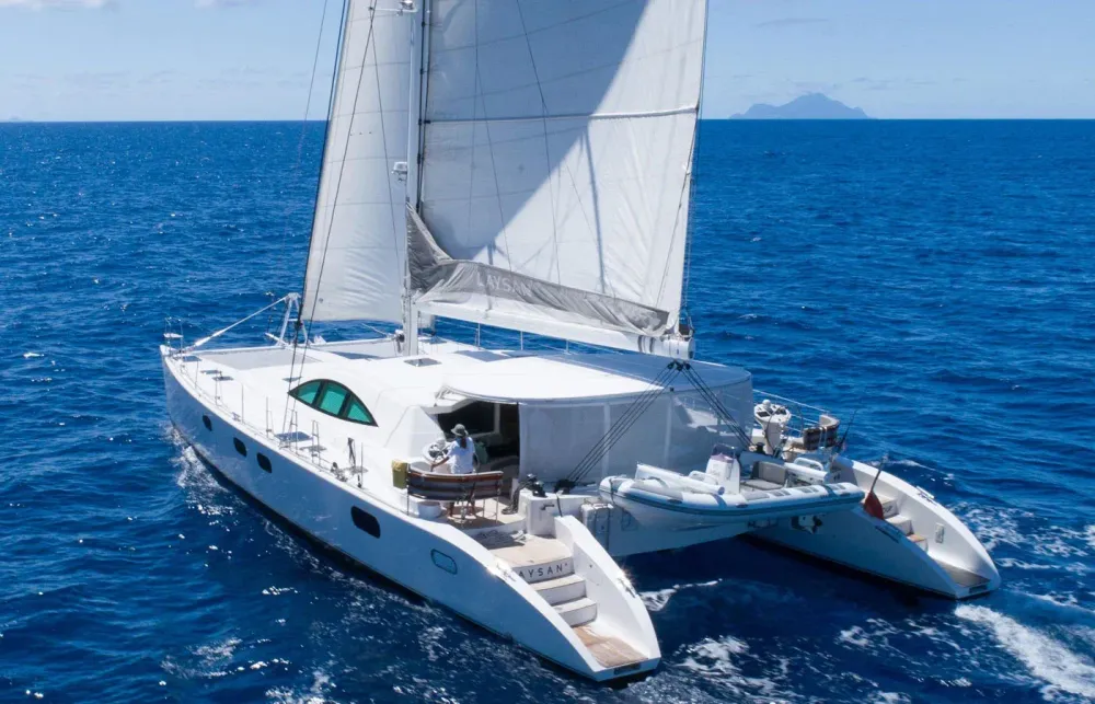 Custom Catamaran Spotlight [Sailing Expert Walkthrough]