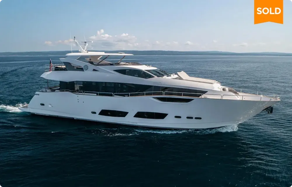 95' Sunseeker 2019 Sold by David Johnson [REUNION]
