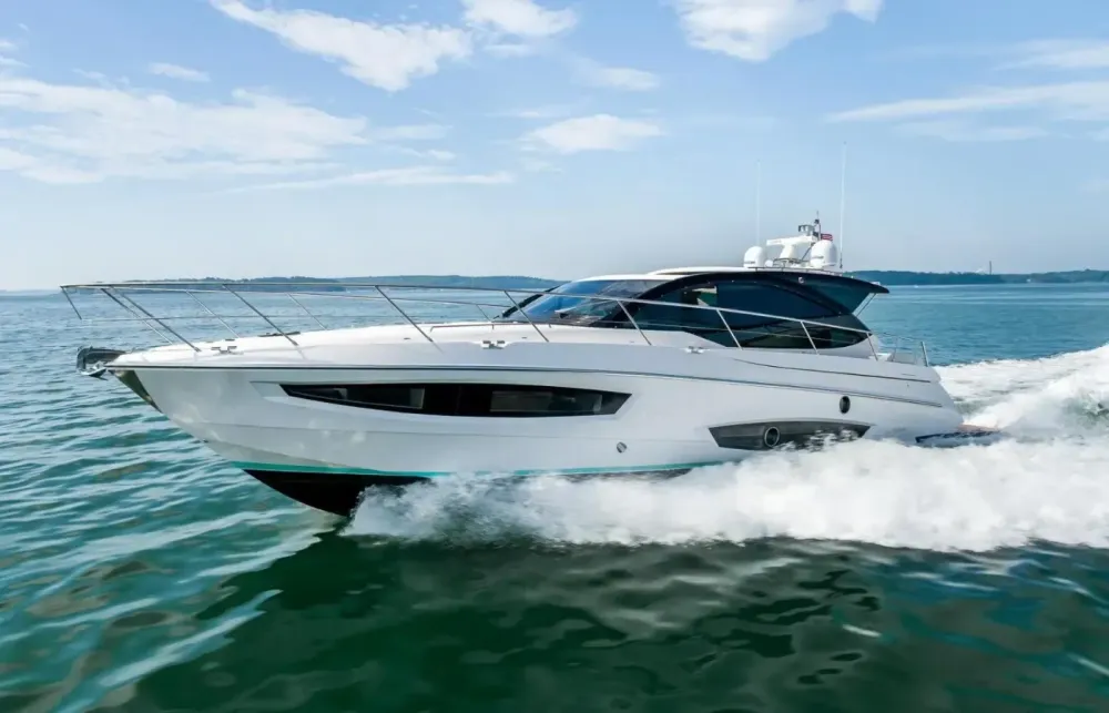 56 Rio Motoryacht Walkthrough [Boat Review + Video]