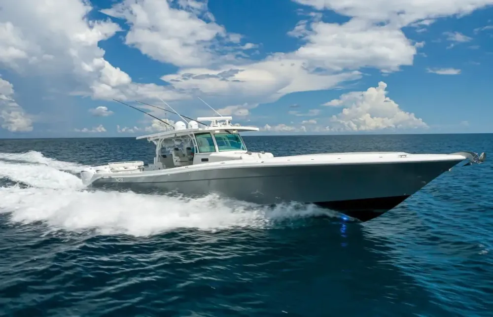 53 HCB Center Console [Boat Review + Video]