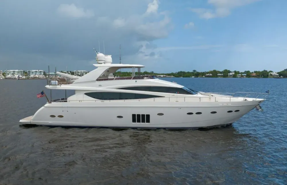 85 Princess Motoryacht Walkthrough [Boat Review + Video]