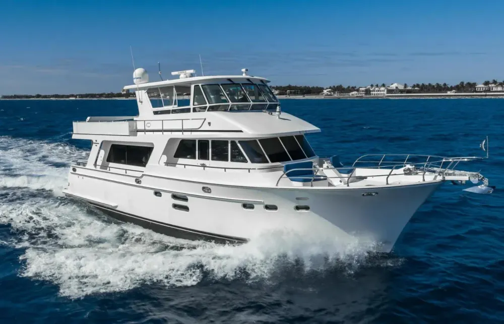 64 Hampton Motoryacht Walkthrough [Boat Review + Video]