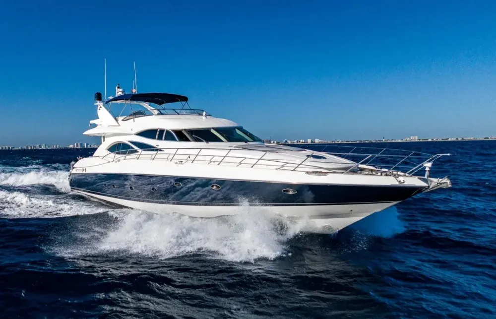 84 Sunseeker Motoryacht Walkthrough [Boat Review + Video]