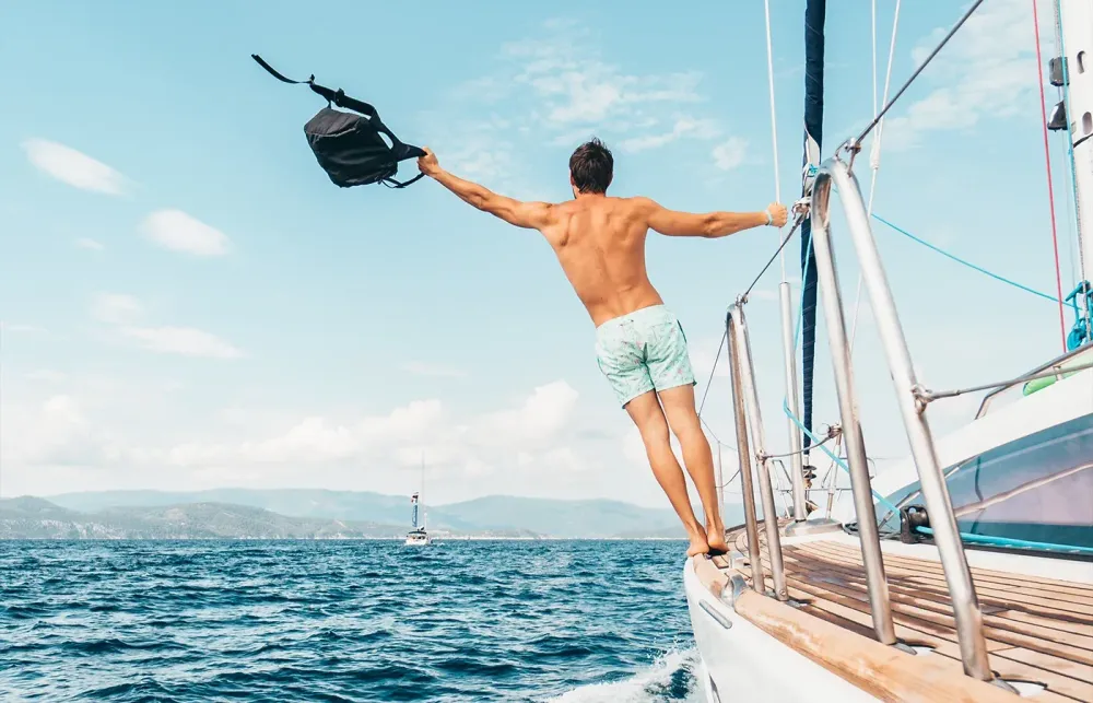 8 Travel Tips For Your First Yacht Charter Vacation [Guide]