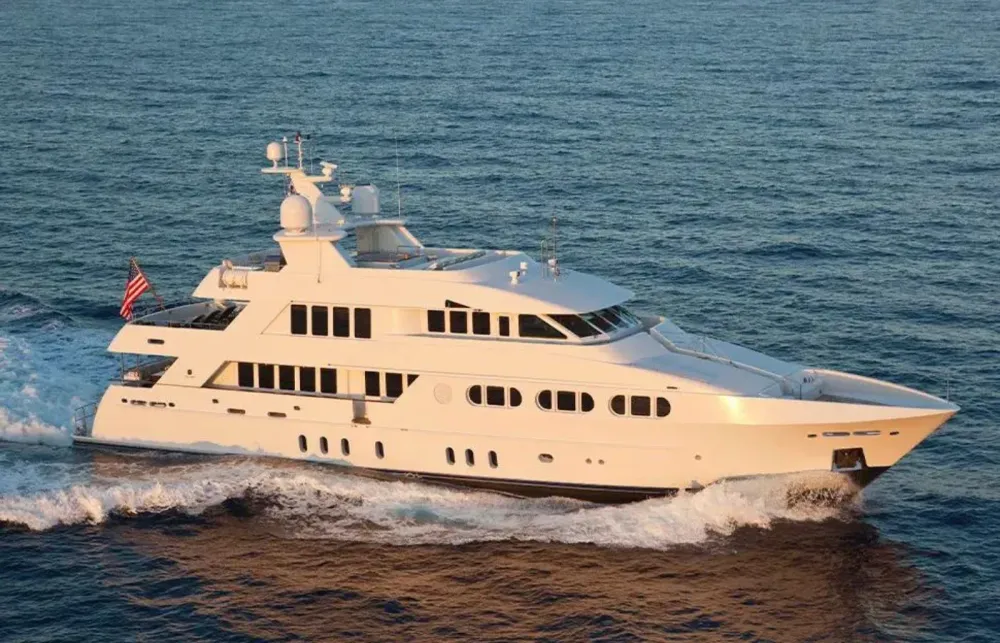 Top 5 Reasons to Charter LEVERAGE [Yacht Highlight]