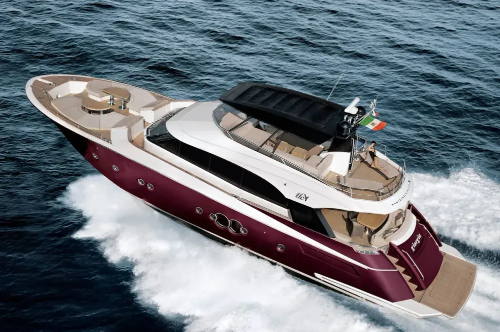 MCY 76 Interior Walkthrough Video By BoatTEST.com