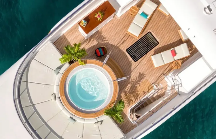 Last Minute Yacht Charters Available for Christmas + NYE
