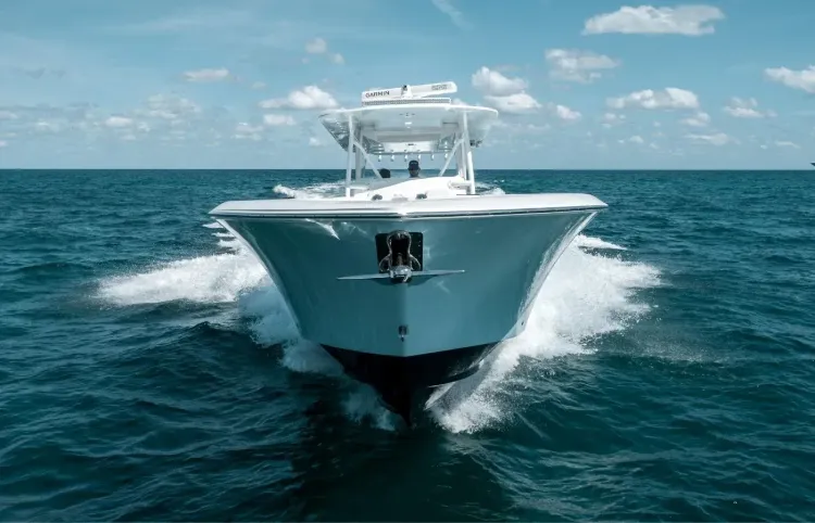 5 Center Consoles To Support Hardcore Fishing [Buyer’s Guide]