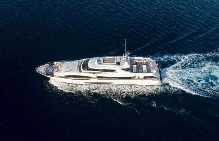 5 Ferretti Yachts For Sale Over 70 Feet [Buyer’s Guide]