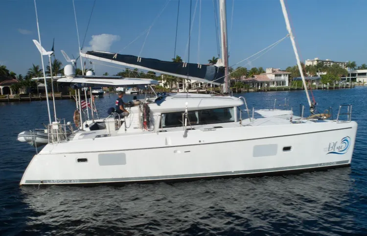 Yacht Walkthrough: 2007 Lagoon 420 [Yacht Highlight]
