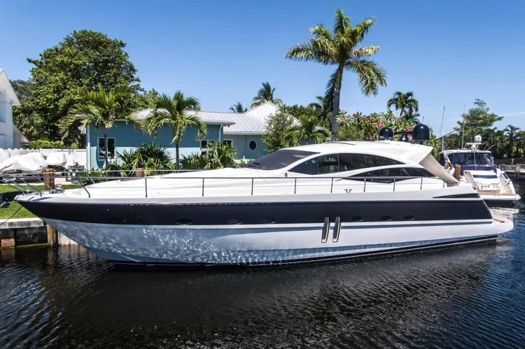 Pershing 62' Luxury Yacht Sold by Denison