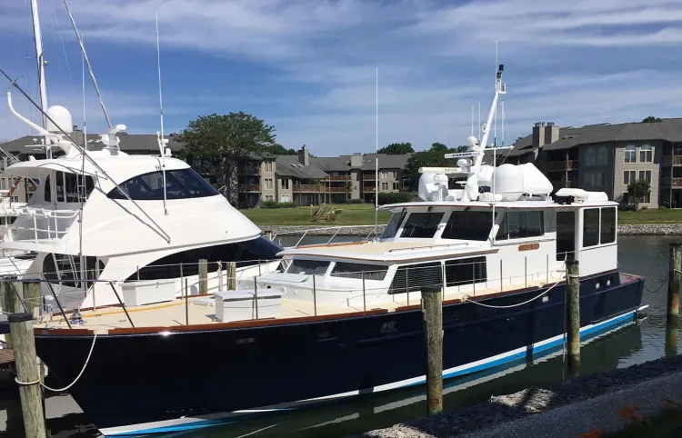 68 Derecktor 1969 Sold by Yacht Broker Lloyd Cooper