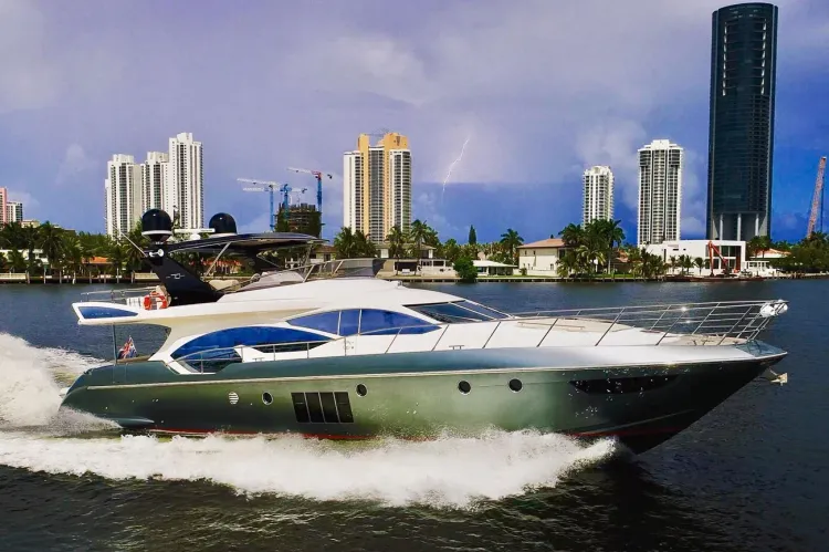 Azimut 70 Flybridge Yacht Tour Walkthrough Video