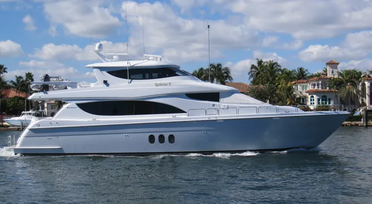 80' Hatteras Sold By Yacht Broker Justin Onofrietti