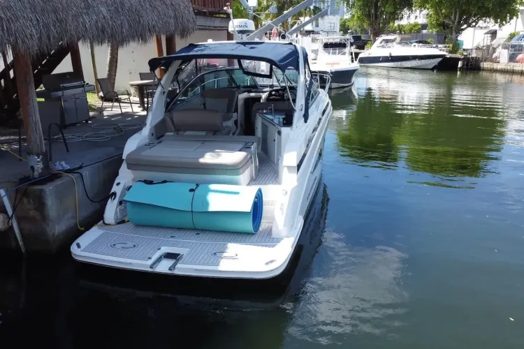 32' Regal 32 Express 2015 – Miami, FL