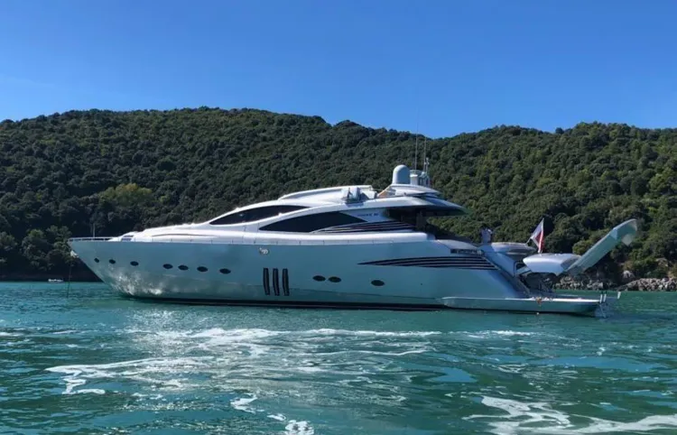 SOLD: 90' Pershing 2007 By Yacht Broker Aderbal Coelho Junior