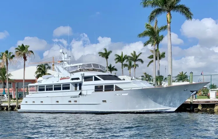 92' Broward M/Y Sold By Tony Smith + Denise George