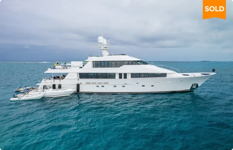 130' Westport 2003 Sold by Chris Daves [AVALINA]
