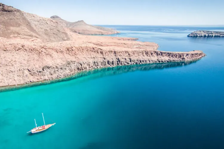7 Day Baja Charter Itinerary: La Paz to Cabo San Lucas
