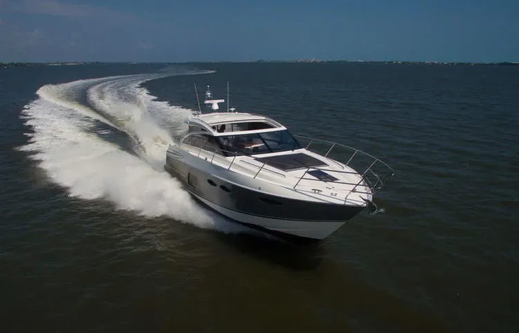 Yacht Walkthrough: Princes V72 Flybridge [Yacht Highlight]