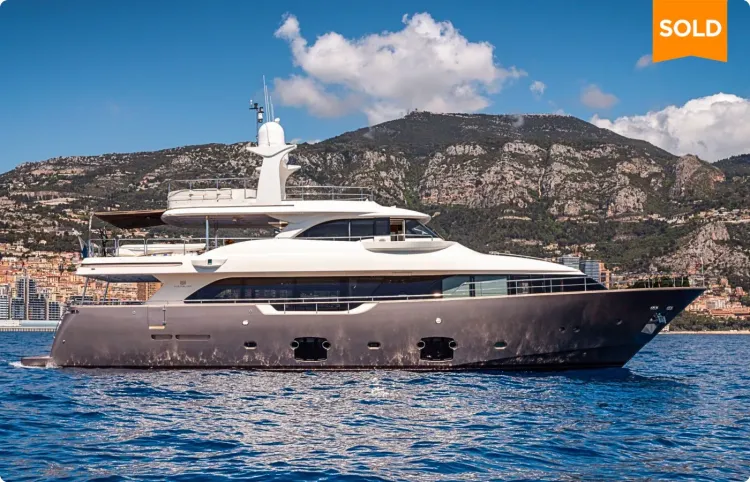 86' Custom Line 2011 Sold by Ioannis Petrocheilos [DISPARATE]