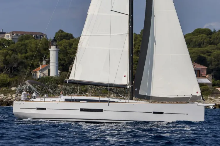 Dufour 520 Wins Best Full-Size Cruiser 50-54 Feet