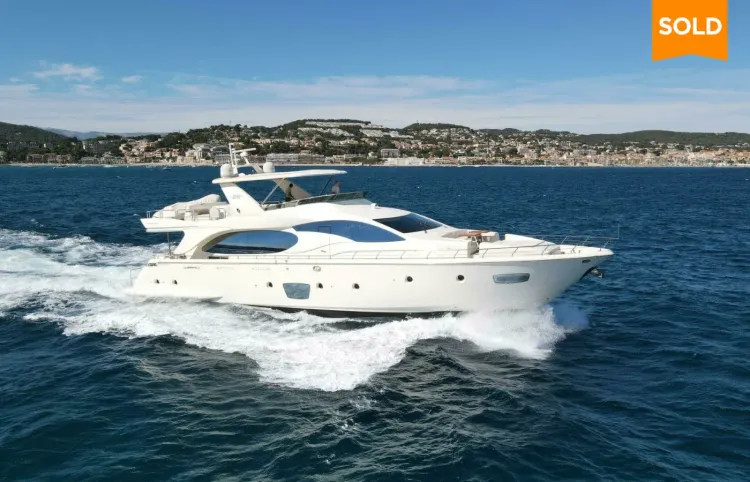 85' Azimut 2006 Sold by Florent Moranzoni [EVA]
