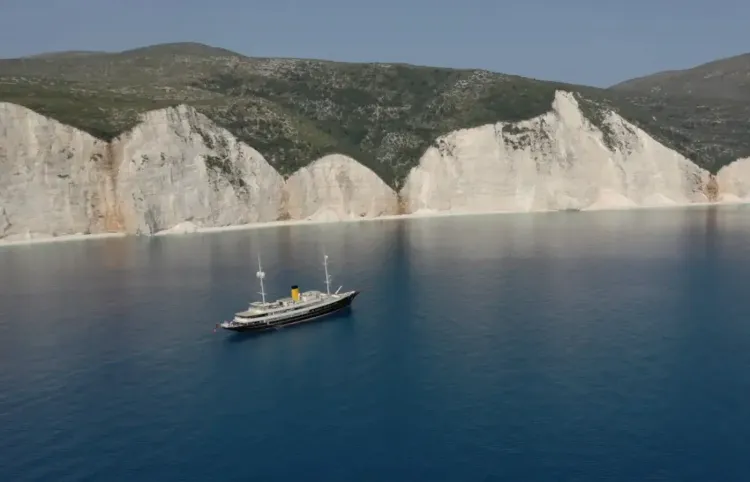 Charter Guests Rave About Yacht-Based Treasure Hunts