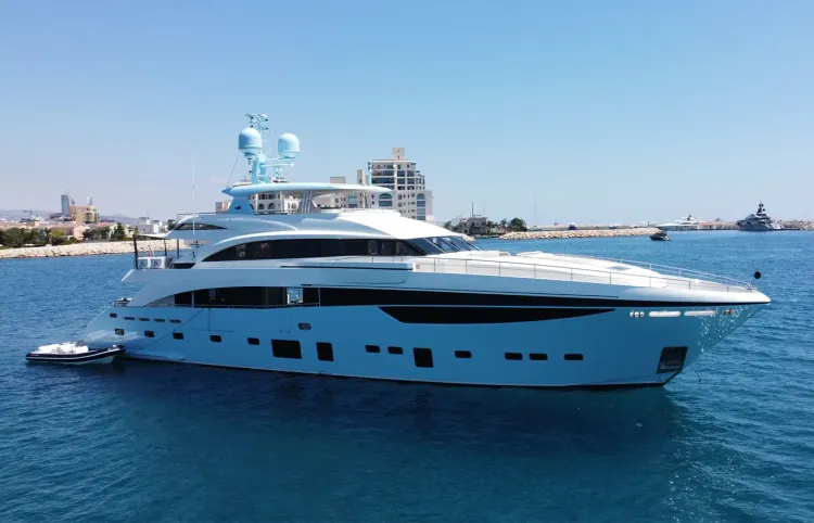 Charter Yacht LE VERSEAU: Get to Know the Crew
