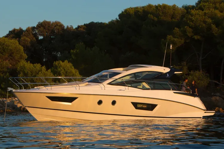 Beneteau Gran Turismo 40 Features Walkthrough Video
