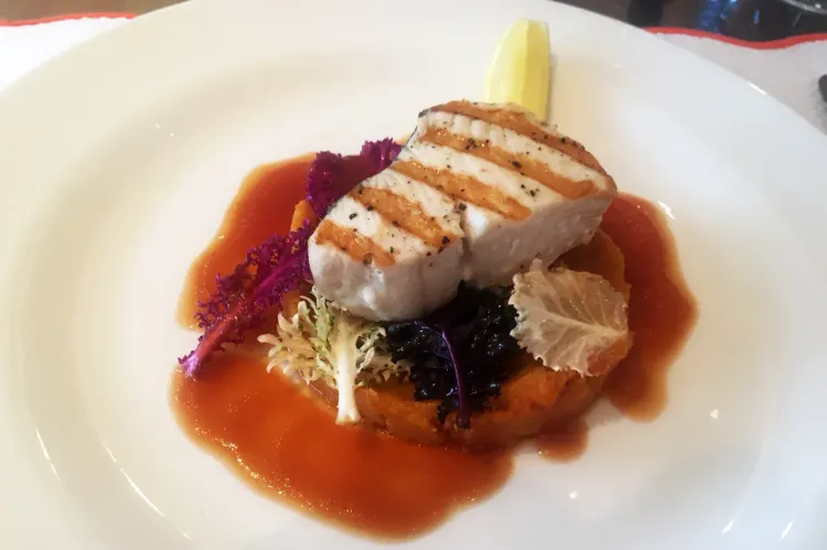 A Day In The Life Of A Yacht Charter: Guest’s Lunch
