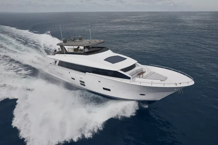 8 “Wow” factors about the Hatteras M90  Panacera