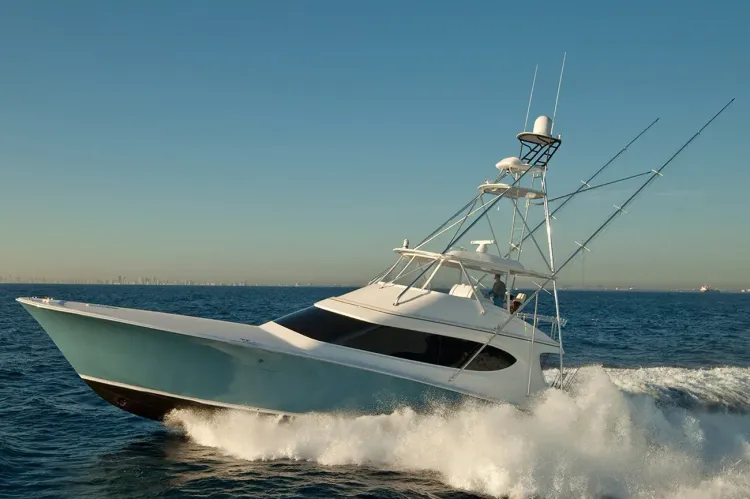 Hatteras GT70 Test Walkthrough Video By BoatTest.com