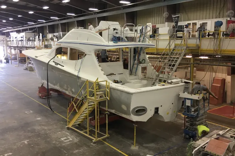 Hatteras Tour Gives Brokers Sneak Peek at New Models