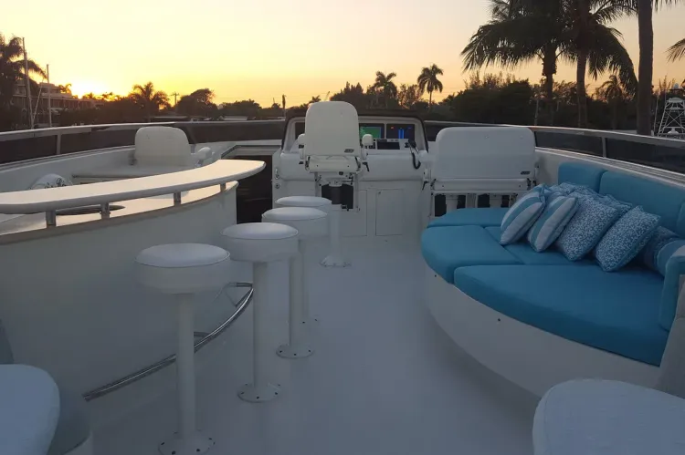 Le Reve Wows Brokers at Charter Open House